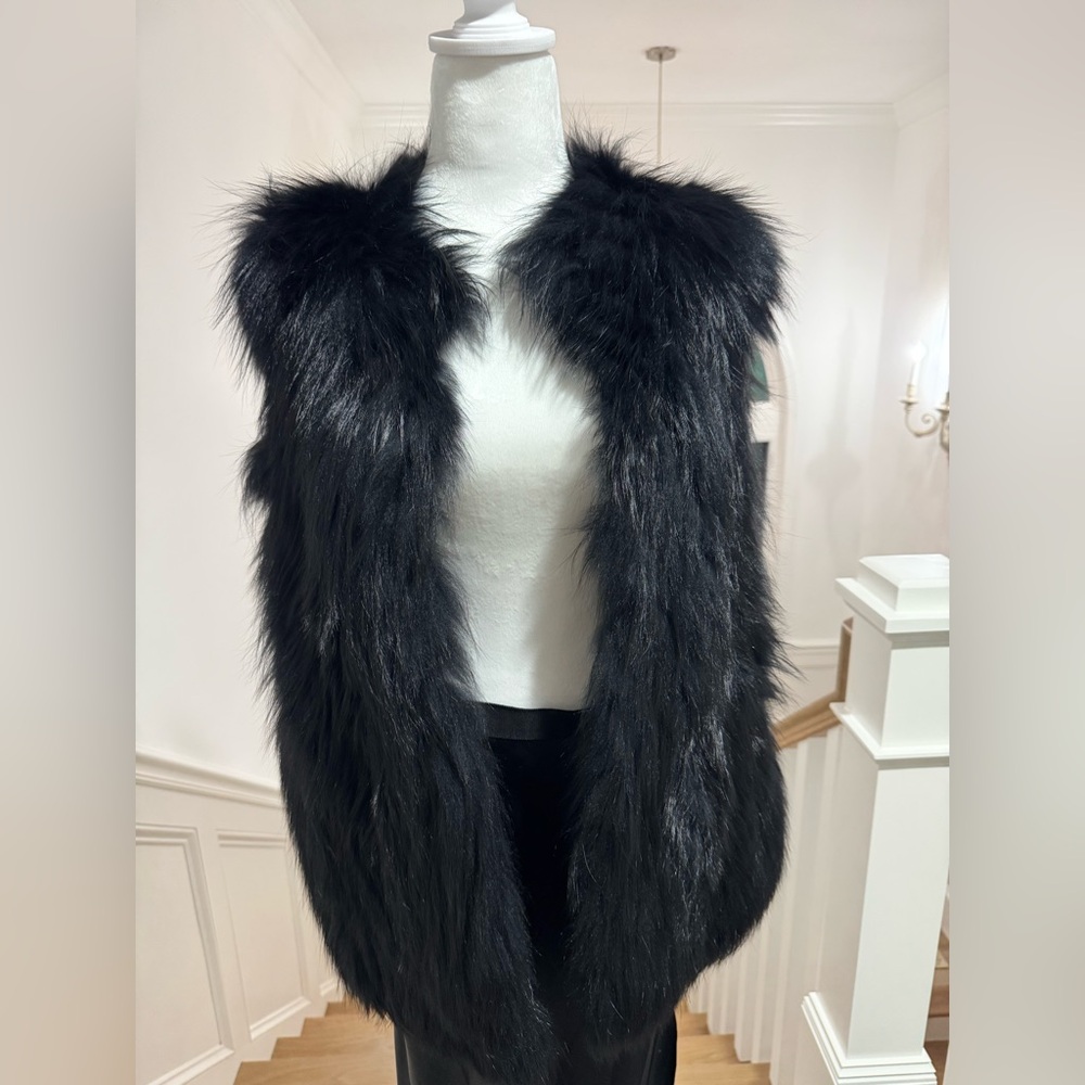 Fox Fur Vest 
Excellent Used Condition 
Size XS